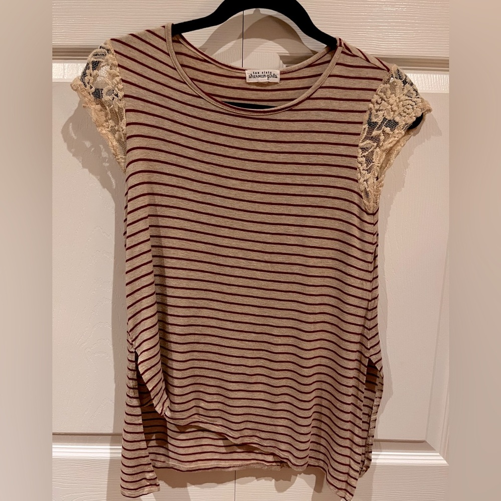 Asymmetric top with lace shoulder caps